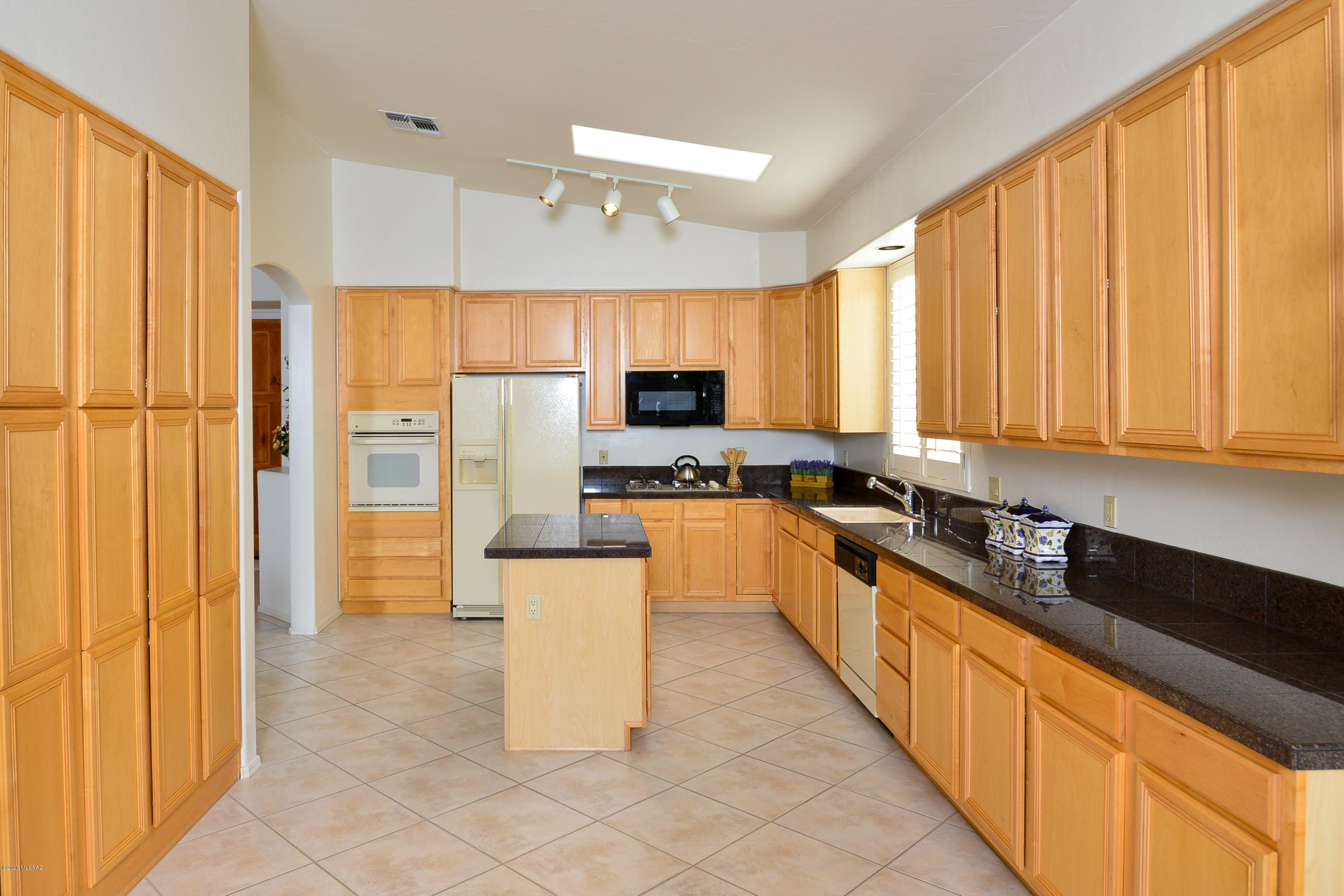 5275 Spring View Drive Tucson, AZ 85749 - Photo 10 of 42 Gallery Image 10