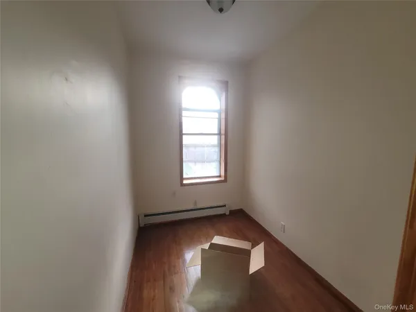 a view of empty room with window
