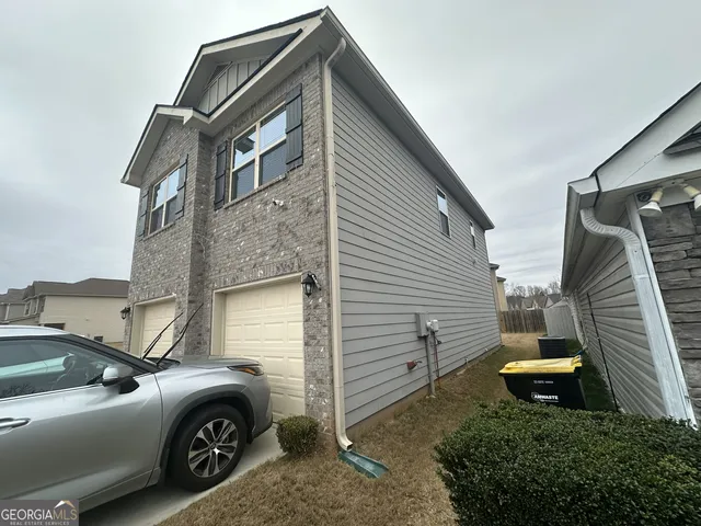 a view of a interior of the house