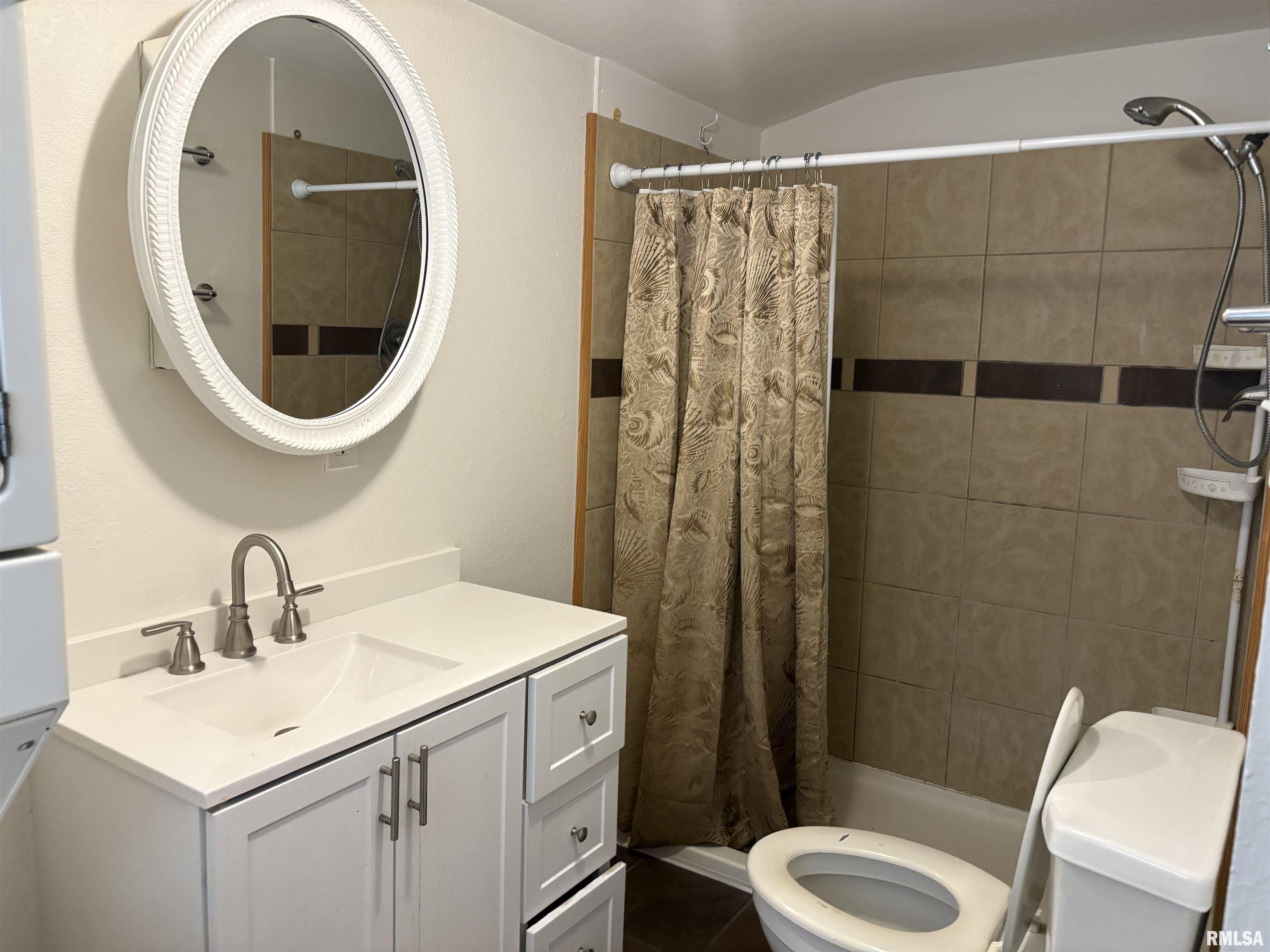 635 Starr Street Nokomis, IL 62075 - Photo 9 of 14