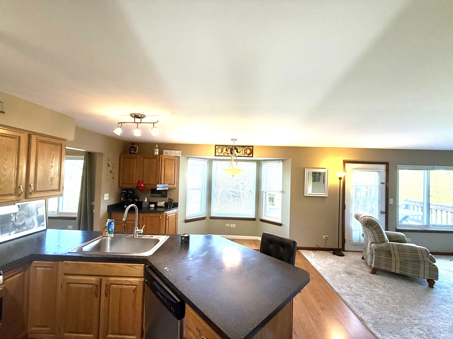 721 Mohican Trail Lake In The Hills, IL 60156 - Photo 5 of 20 a kitchen with counter top space