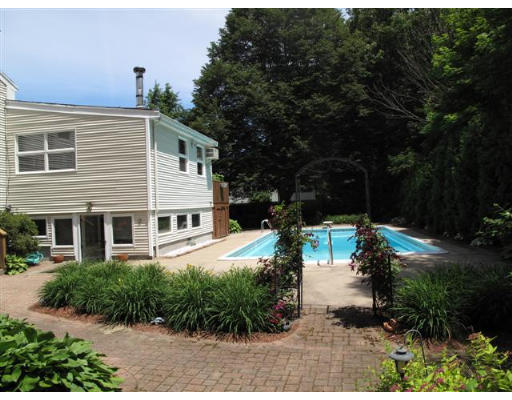 11 Alice Road Randolph, MA 02368 - Photo 18 of 26 Gallery Image 18