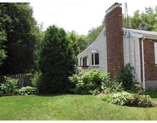 11 Alice Road Randolph, MA 02368 - Photo 2 of 26 Gallery Image 2