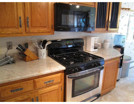 11 Alice Road Randolph, MA 02368 - Photo 5 of 26 Gallery Image 5