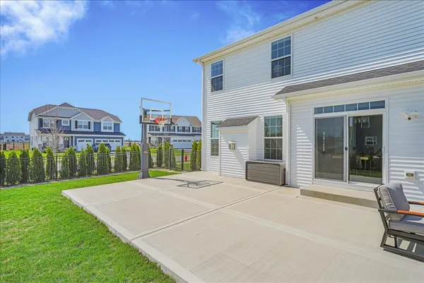 $3,500 | 15312 South Sawgrass Circle, Plainfield, IL 60544