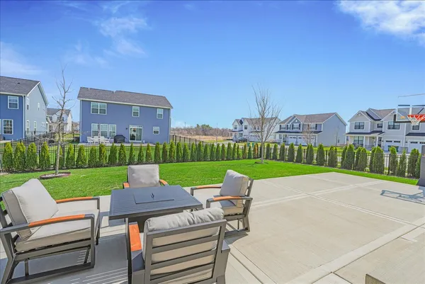 $3,500 | 15312 South Sawgrass Circle, Plainfield, IL 60544