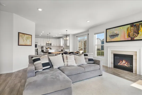 $3,500 | 15312 South Sawgrass Circle, Plainfield, IL 60544