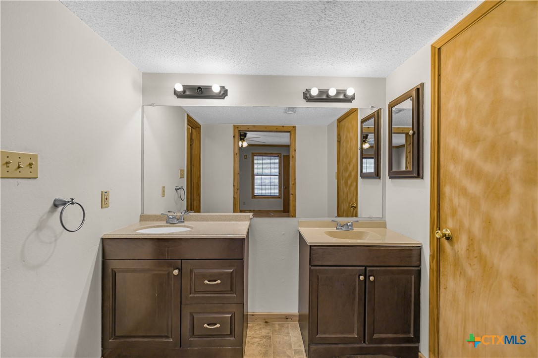 60 Ewing Road Goliad, TX 77963 - Photo 13 of 39