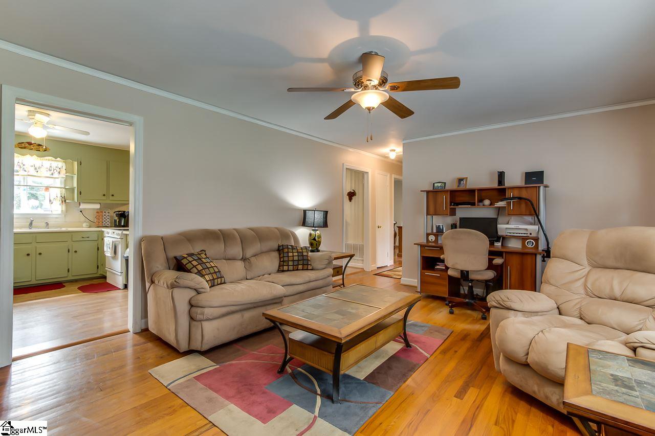 9 Piney Road Greenville, SC 29611 - Photo 11 of 35 Gallery Image 11