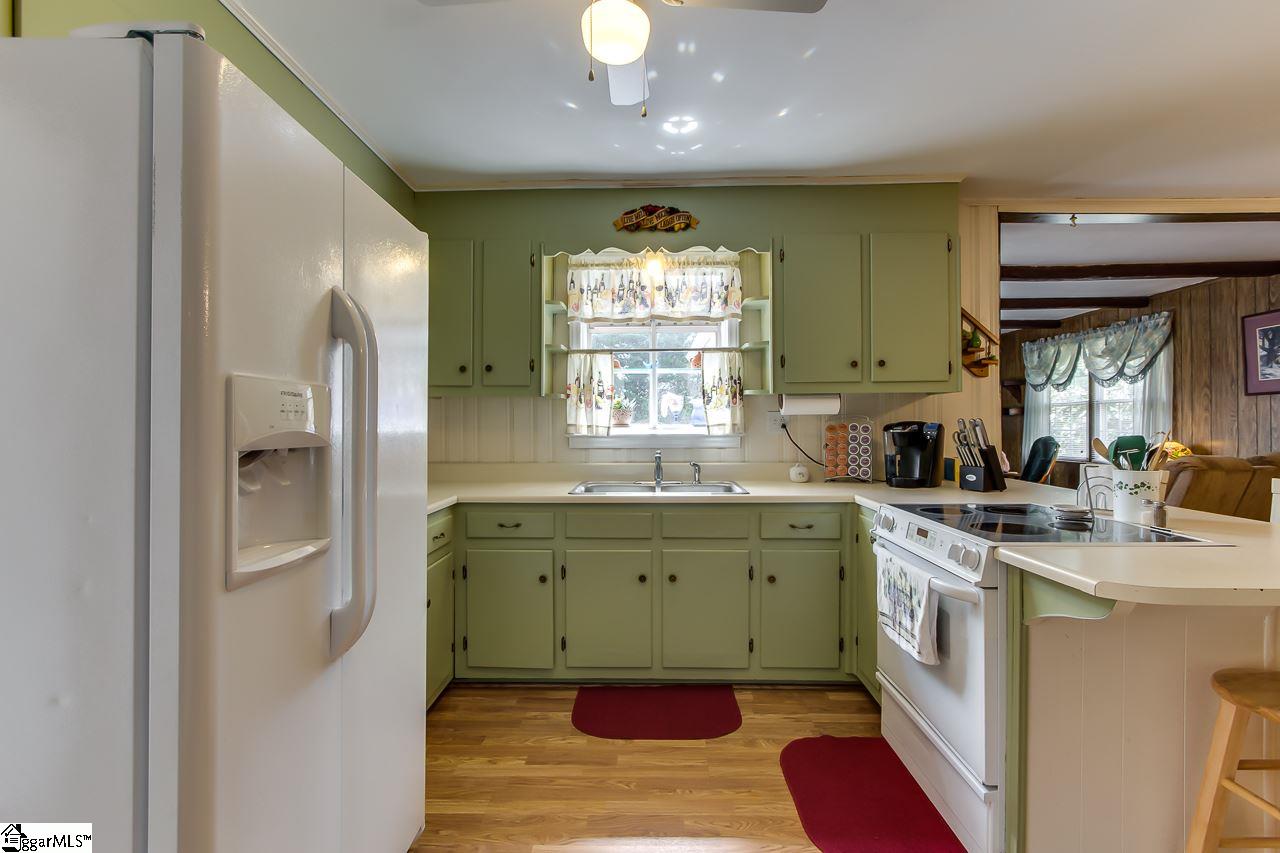 9 Piney Road Greenville, SC 29611 - Photo 12 of 35 Gallery Image 12