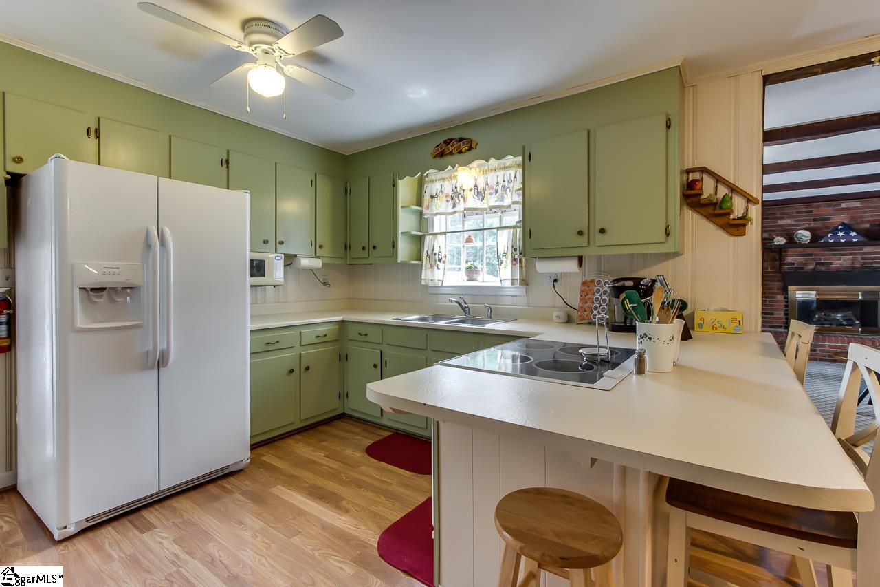 9 Piney Road Greenville, SC 29611 - Photo 13 of 35 Gallery Image 13