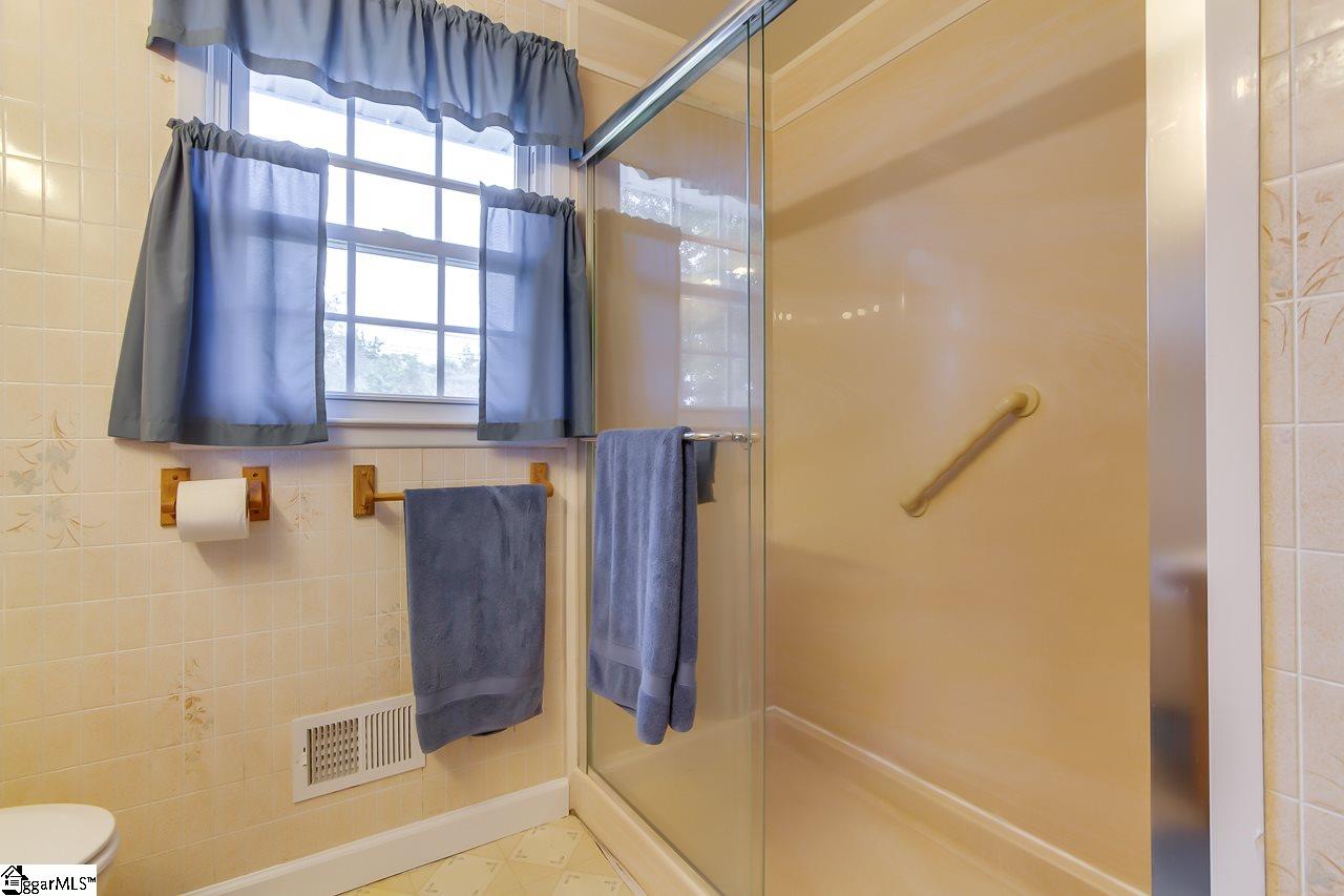 9 Piney Road Greenville, SC 29611 - Photo 23 of 35 Gallery Image 23