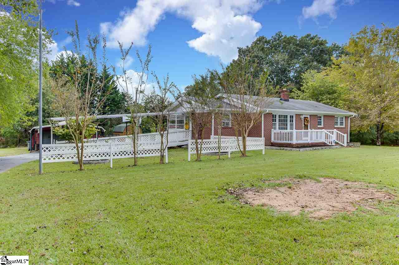 9 Piney Road Greenville, SC 29611 - Photo 4 of 35 Gallery Image 4