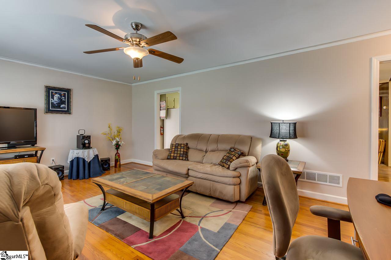 9 Piney Road Greenville, SC 29611 - Photo 7 of 35 Gallery Image 7