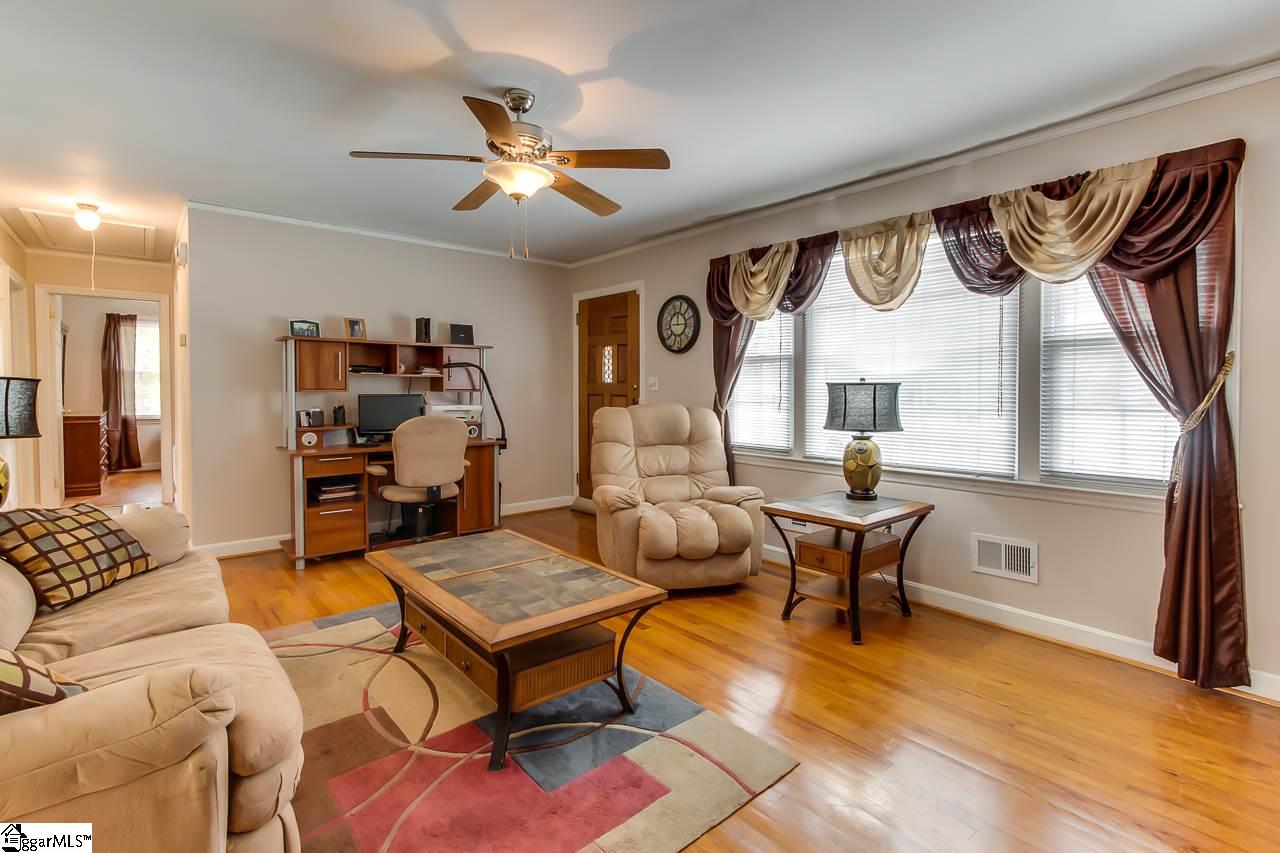 9 Piney Road Greenville, SC 29611 - Photo 10 of 35 Gallery Image 10