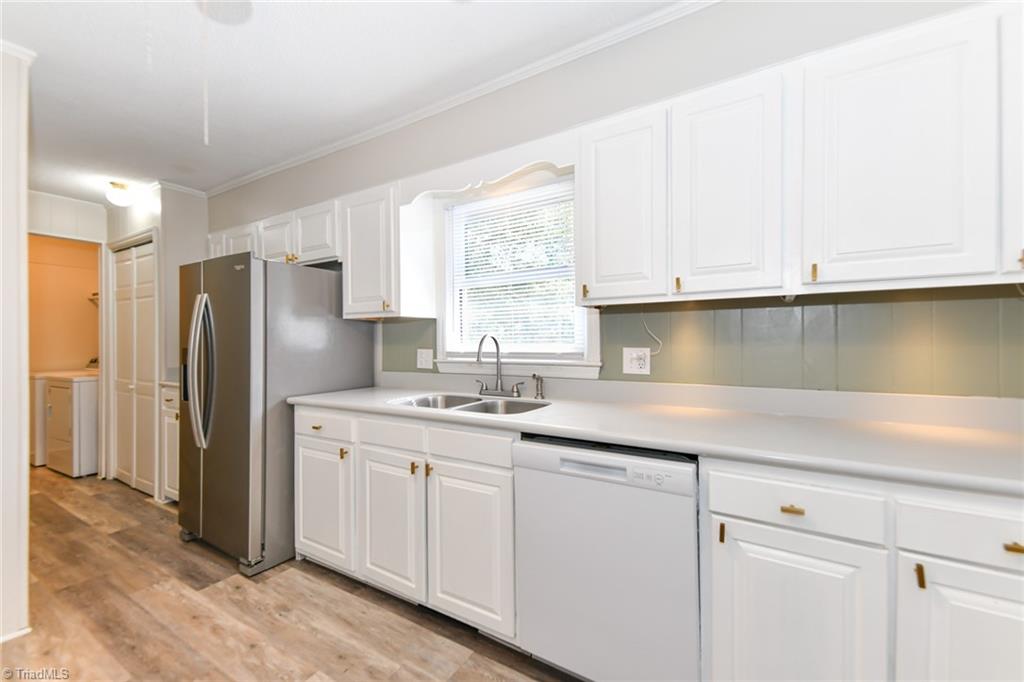 223 Beaucrest Road Kernersville, NC 27284 - Photo 13 of 45