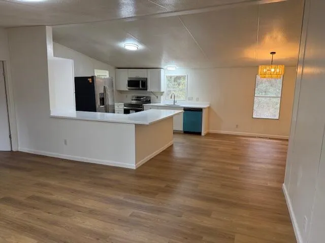 $2,100 | 195 East Turner Street, Summerville, SC 29483