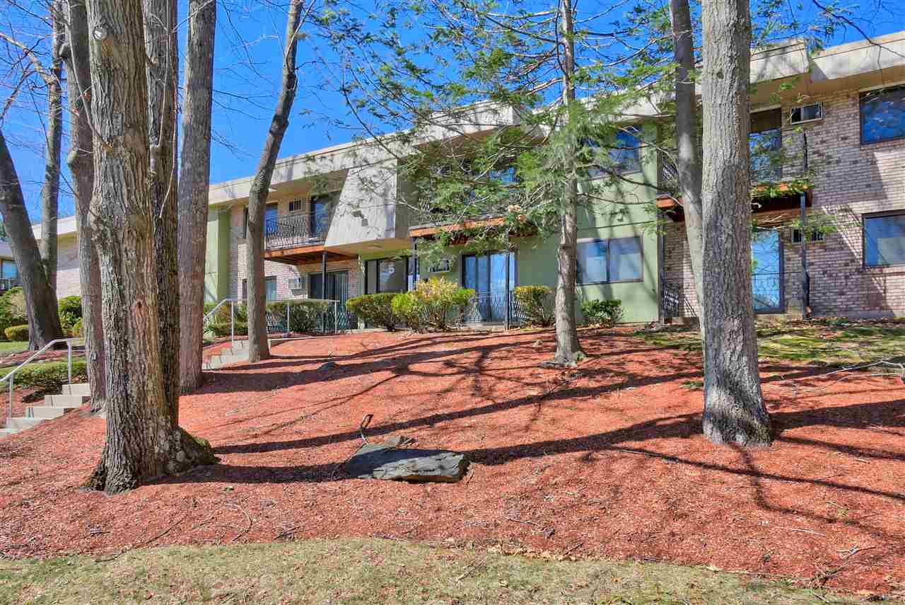 5 Strawberry Bank Road, Unit 3 Nashua, NH 03062 - Photo 1 of 19