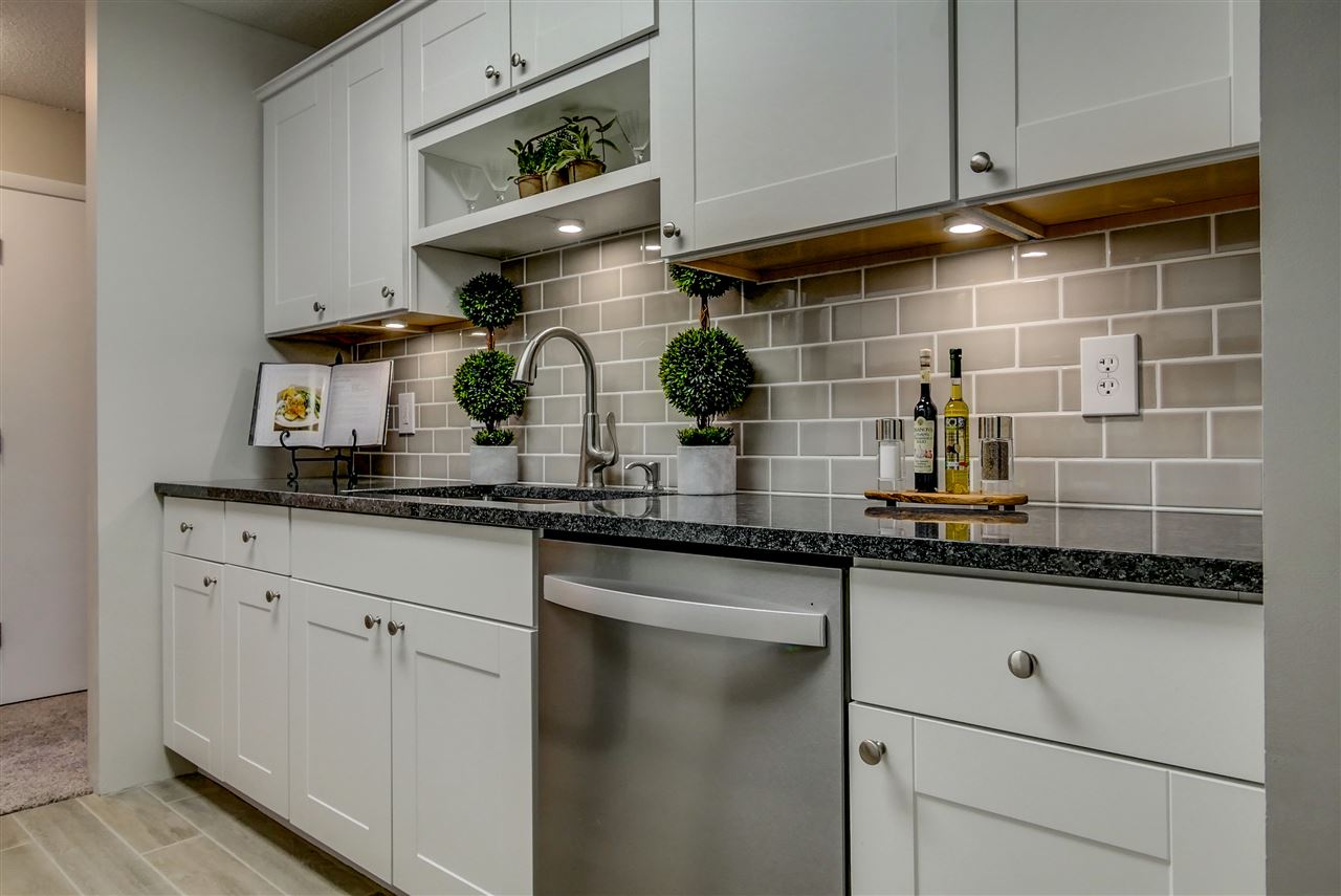 5 Strawberry Bank Road, Unit 3 Nashua, NH 03062 - Photo 2 of 19
