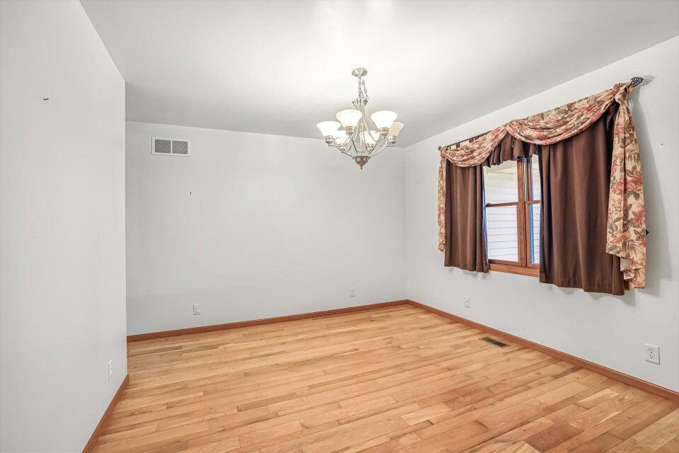 3467 Country View Drive Delavan, WI 53115 - Photo 12 of 39 dining room
