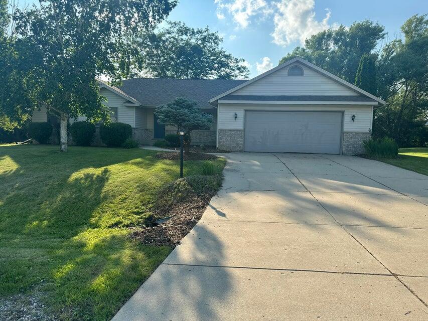 3467 Country View Drive Delavan, WI 53115 - Photo 33 of 39 front