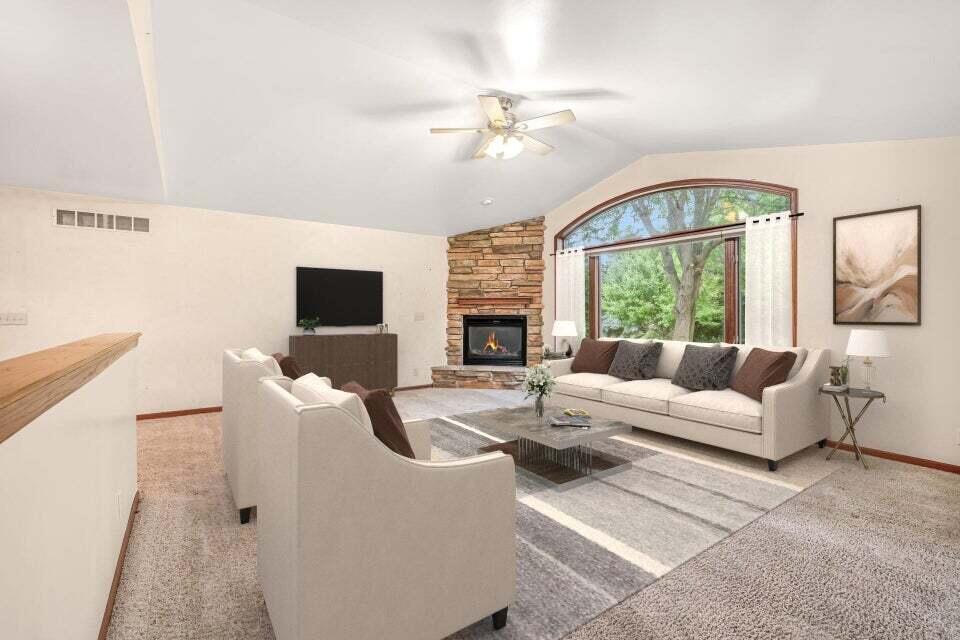3467 Country View Drive Delavan, WI 53115 - Photo 4 of 39 living room