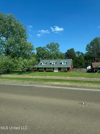 $249,000 | 2255 North Sunset Drive, Yazoo City, MS 39194