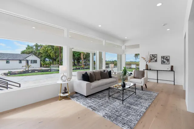 $1,850,000 | 20540 North Davis Road, Lodi, CA 95242