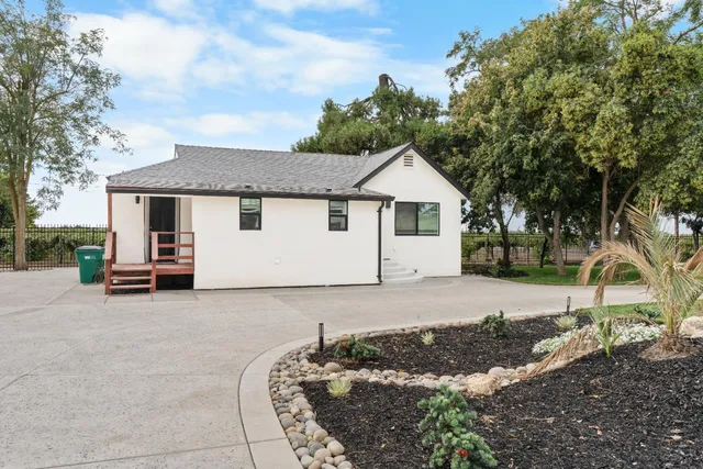 $1,650,000 | 20540 North Davis Road, Lodi, CA 95242