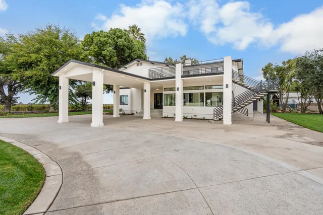 $1,850,000 | 20540 North Davis Road, Lodi, CA 95242