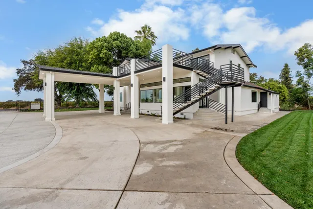 $1,650,000 | 20540 North Davis Road, Lodi, CA 95242
