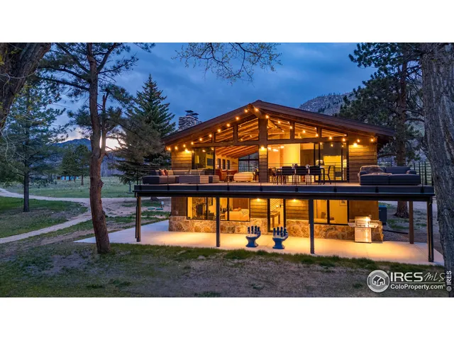 a black and white photo of a house