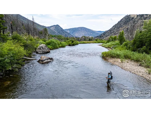 a black and white photo of a city