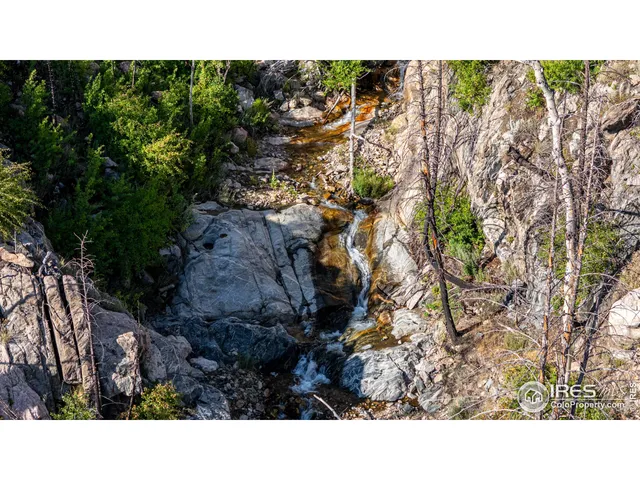 a black and white photo of a house