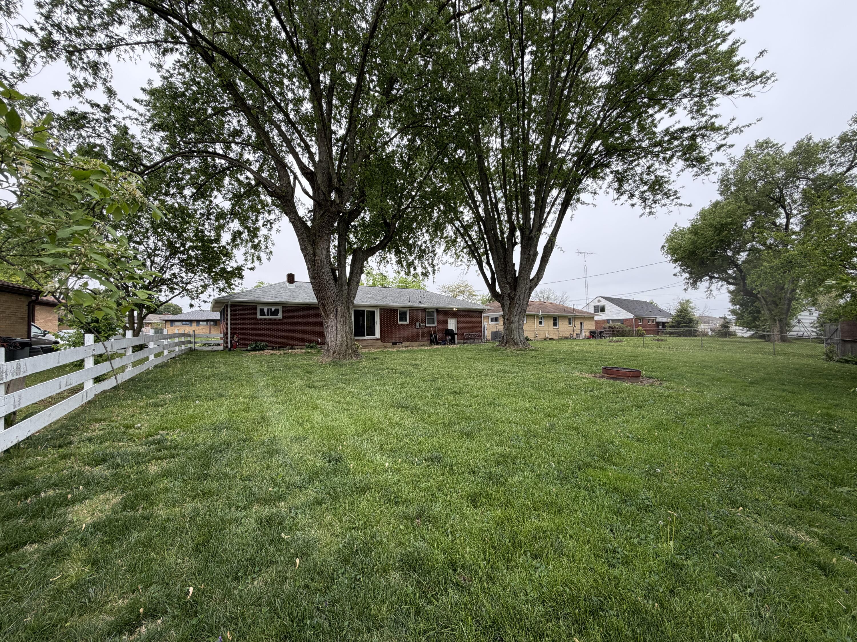 5145 West Ridgewood Road Springfield, OH 45503 - Photo 3 of 24