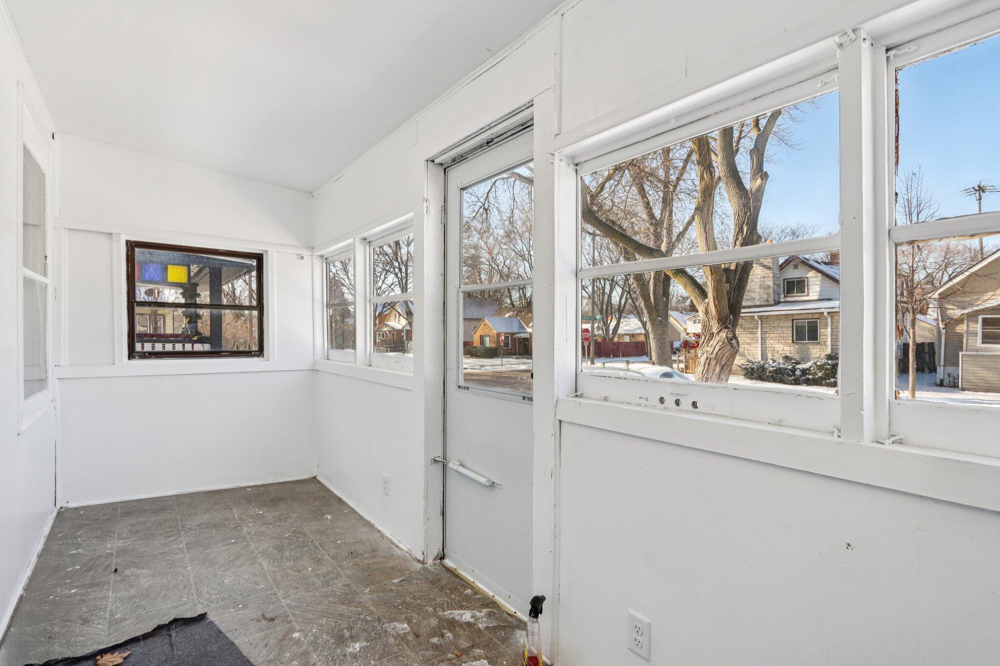 170 South 64th Street Milwaukee, WI 53214 - Photo 25 of 37 Sunroom