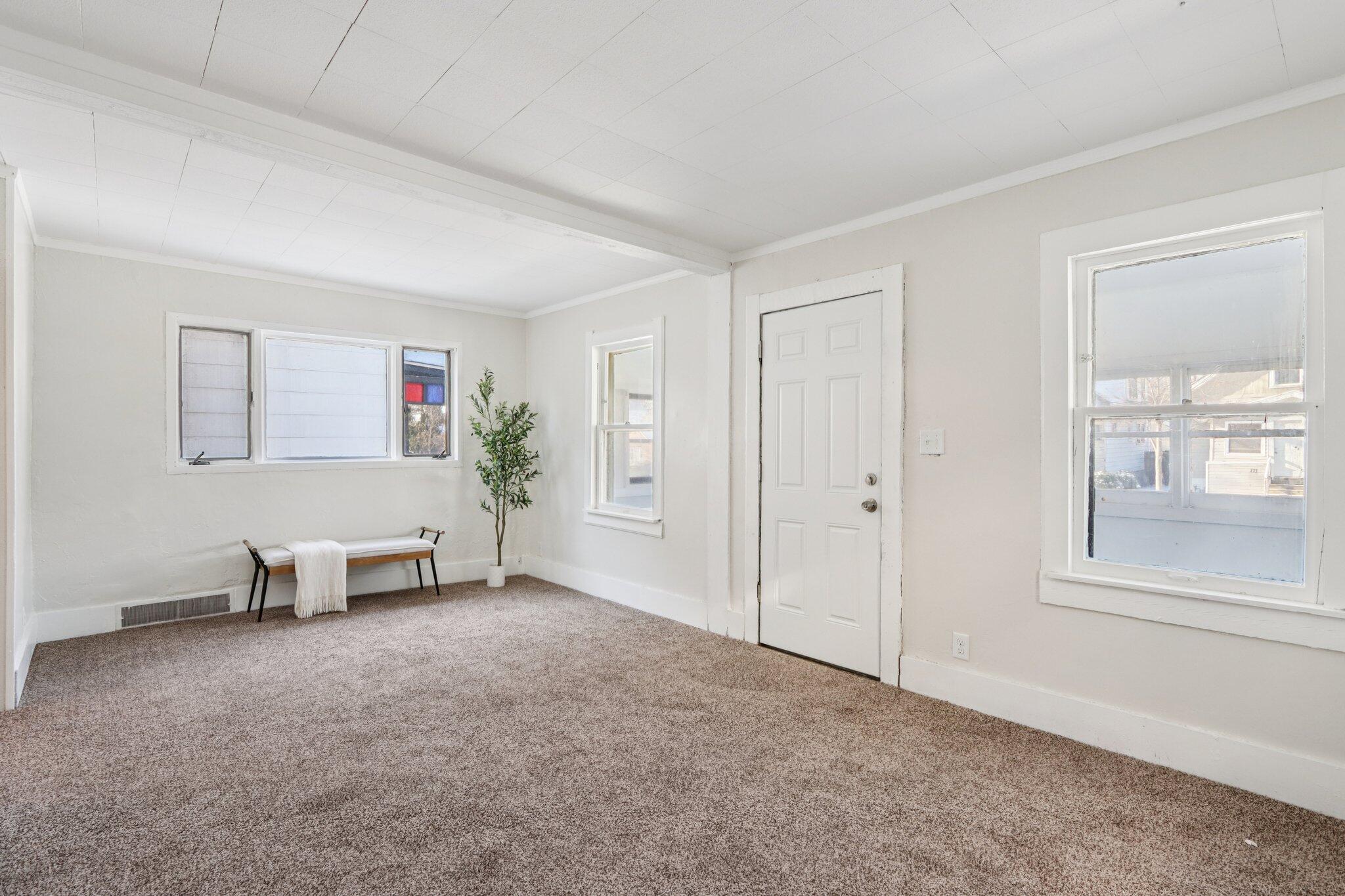 170 South 64th Street Milwaukee, WI 53214 - Photo 5 of 37 Living Room