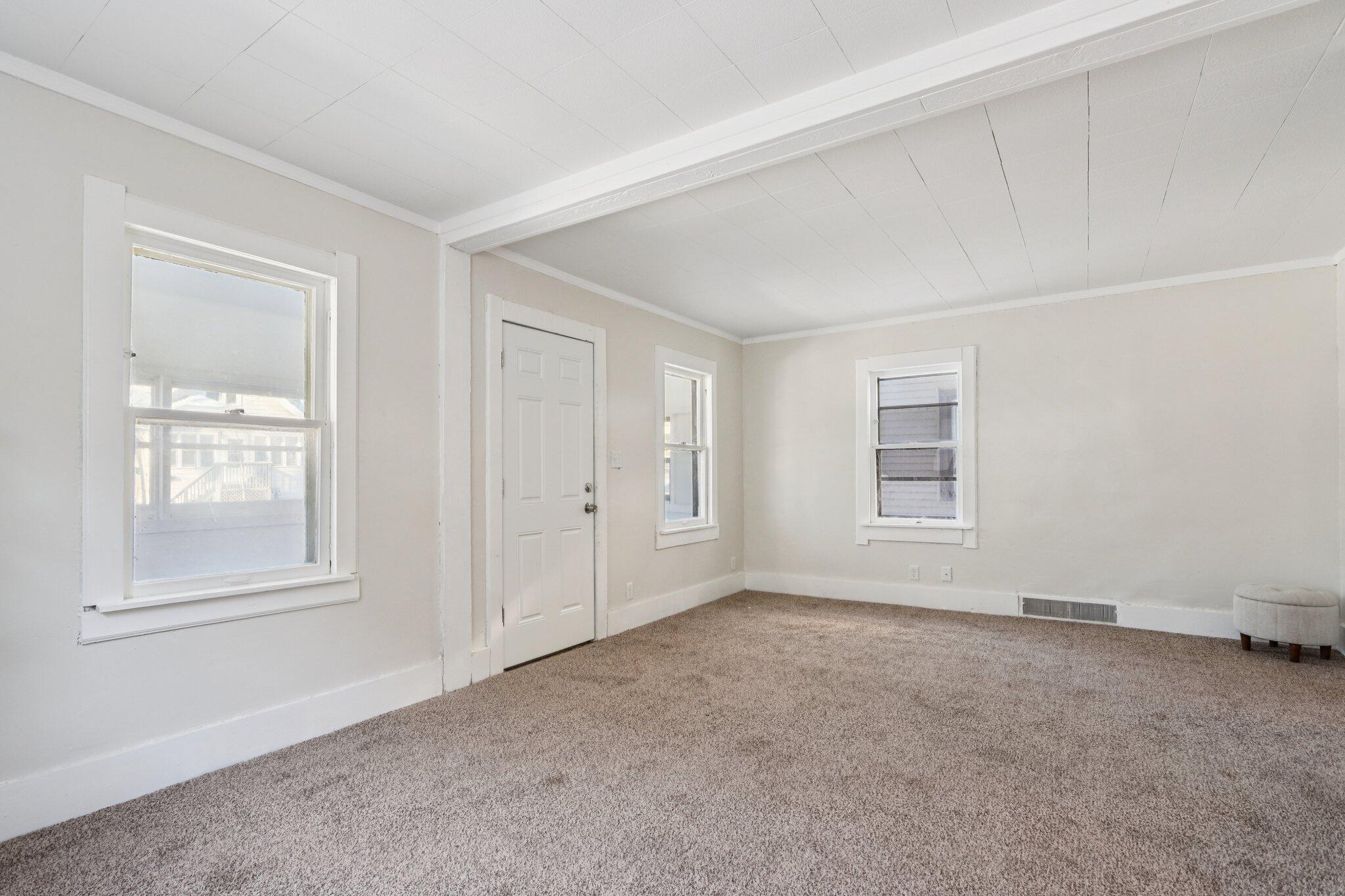 170 South 64th Street Milwaukee, WI 53214 - Photo 6 of 37 Living Room