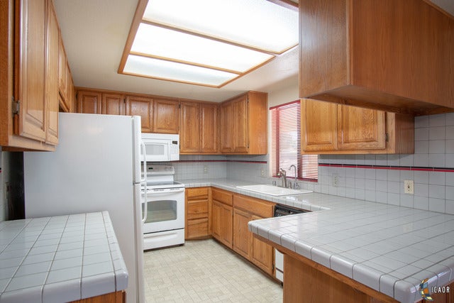 537 Apolonia Road Imperial, CA 92251 - Photo 6 of 26 Gallery Image 6