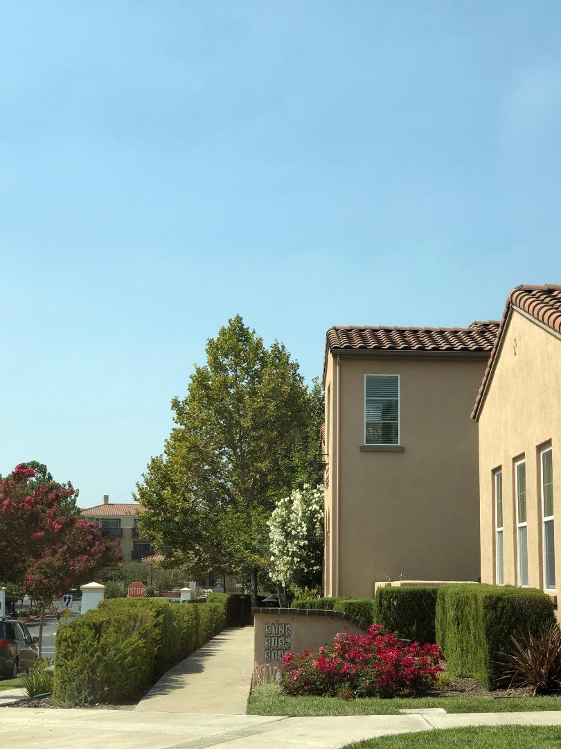 1001 Cedarwood Loop San Ramon, CA 94582 - Photo 13 of 40 a front view of a house with garden