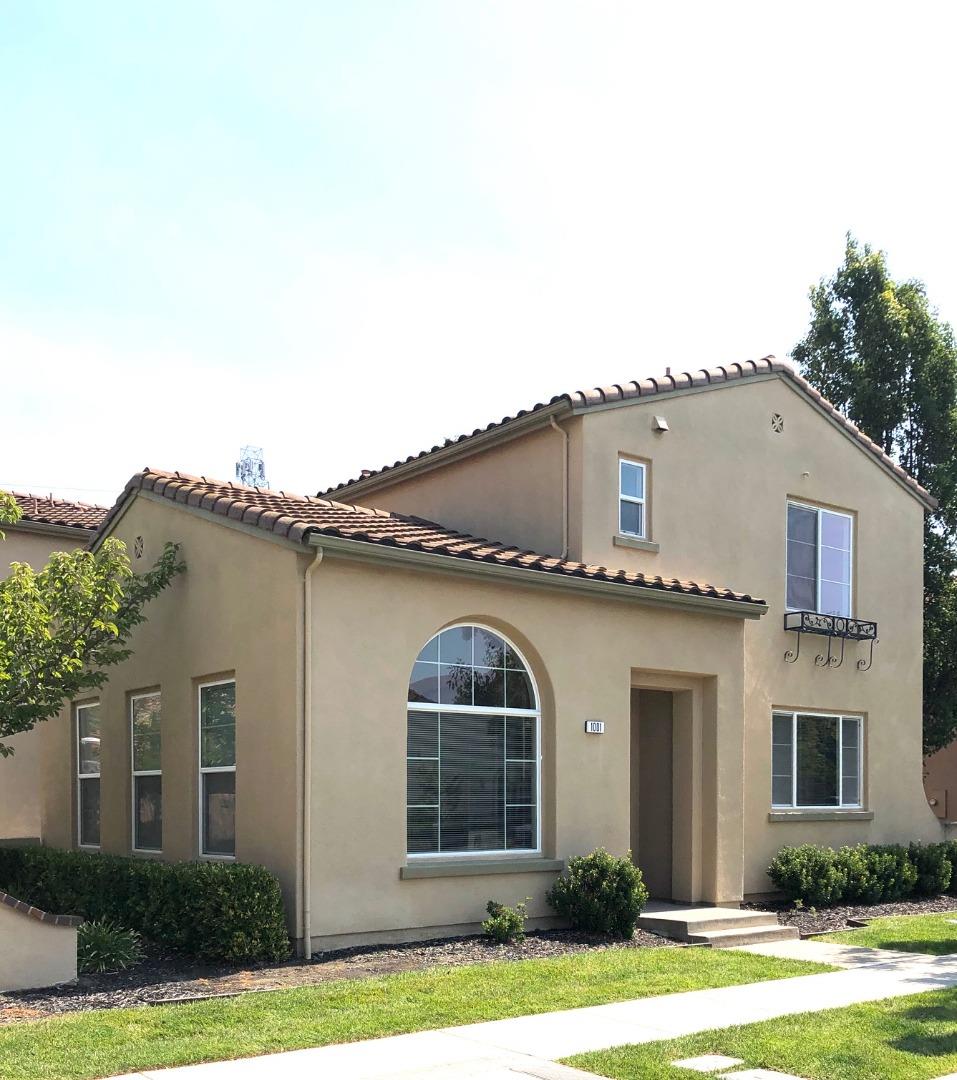 1001 Cedarwood Loop San Ramon, CA 94582 - Photo 8 of 40 a front view of a house with garden