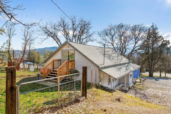 $439,000 | 402 Greenhorn Road, Yreka, CA 96097
