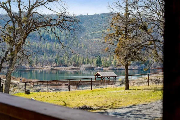 $439,000 | 402 Greenhorn Road, Yreka, CA 96097