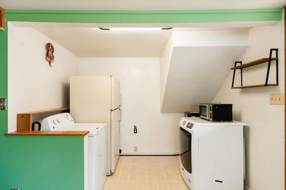 402 Greenhorn Road Yreka, CA 96097 - Photo 6 of 36 06-402 Greenhorn Rd 6