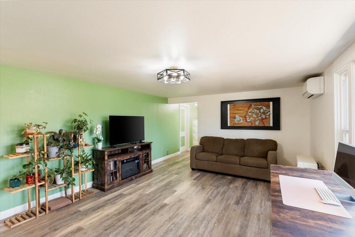 402 Greenhorn Road Yreka, CA 96097 - Photo 7 of 36 07-402 Greenhorn Rd 7