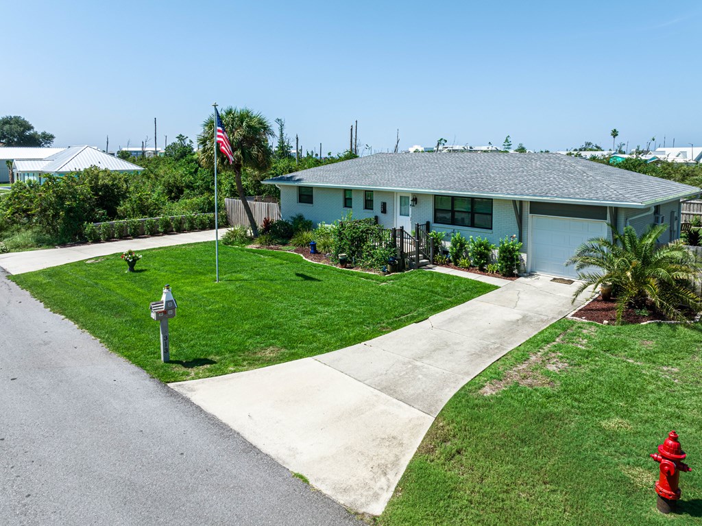 313 Robin Lane Port St. Joe, FL 32456 - Photo 3 of 75