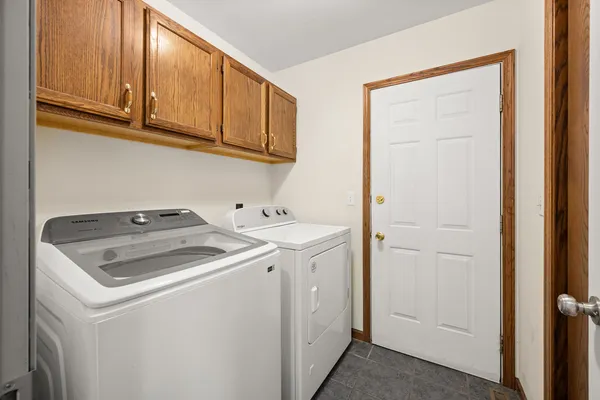 $360,000 | 3347 Meadow Trail West, DeKalb, IL 60115