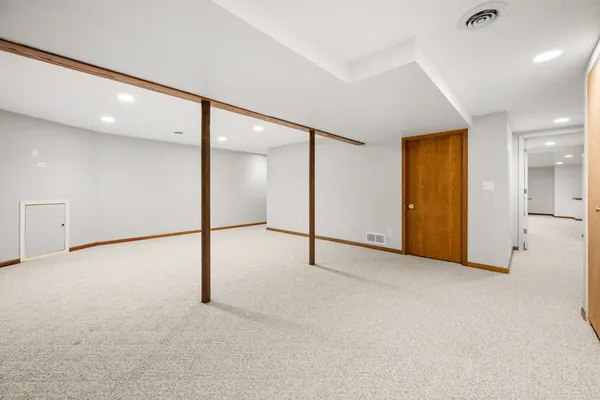 $360,000 | 3347 Meadow Trail West, DeKalb, IL 60115
