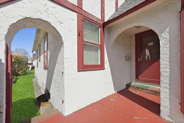 a view of front door of house