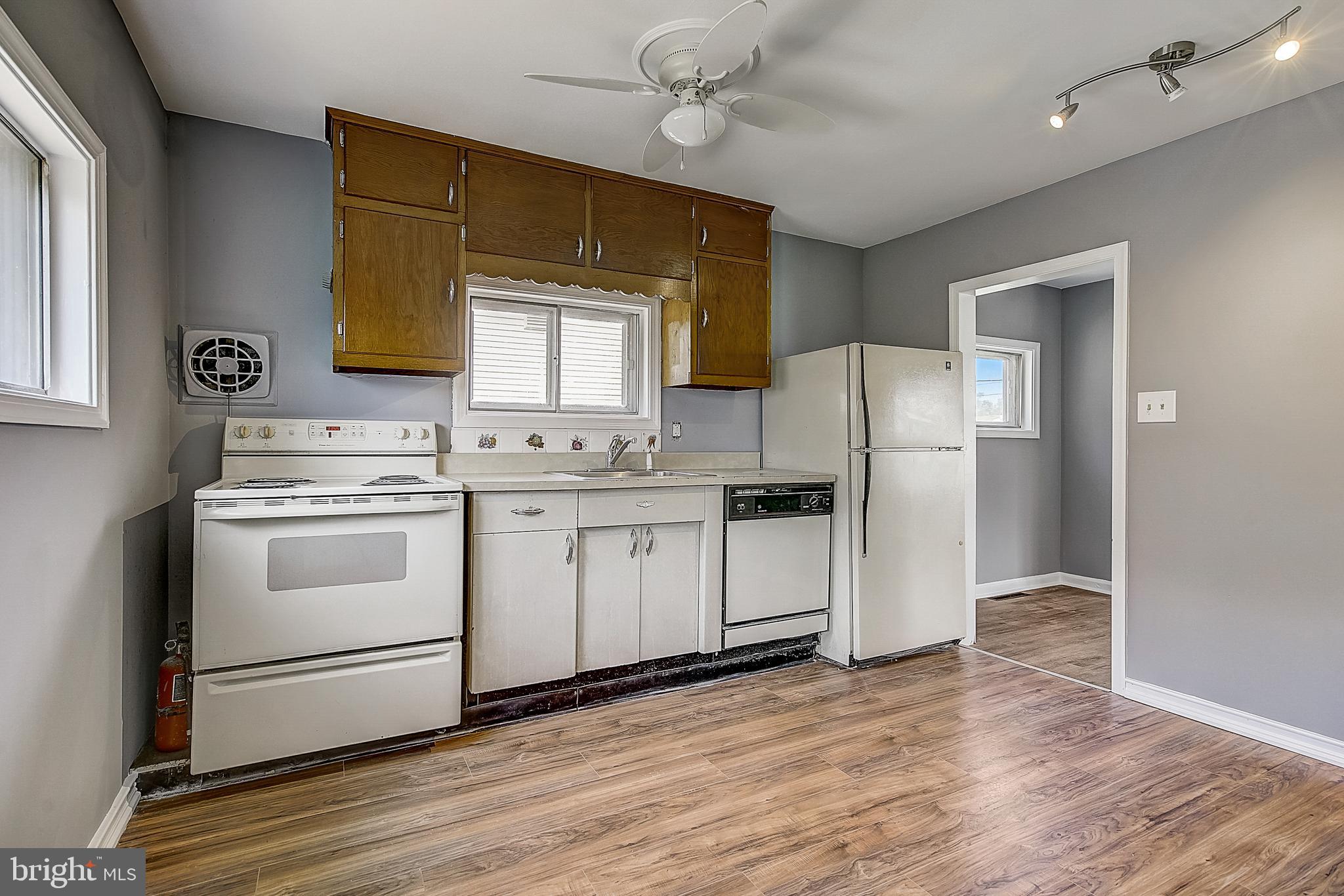 320 Bailey Avenue Maple Shade, NJ 08052 - Photo 8 of 25 Gallery Image 8